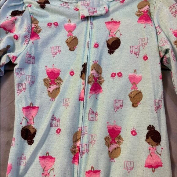 24m carters princess pajamas-polyester-lots of pilling - Picture 2 of 4